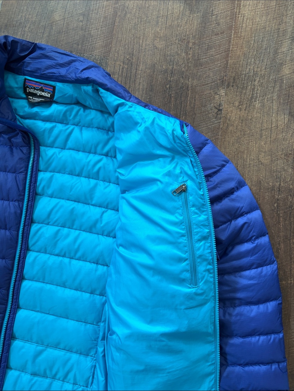 Patagonia Women’s Down Sweater Blue Puffer Jacket with Teal Trim - Picture 5 of 13